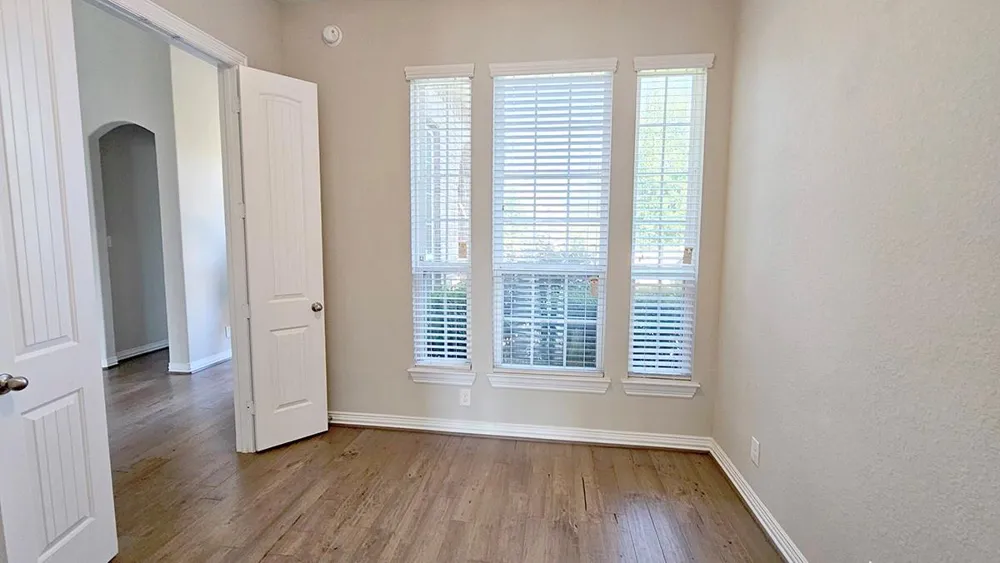 104 Forest Bend Court Clute, TX 77531