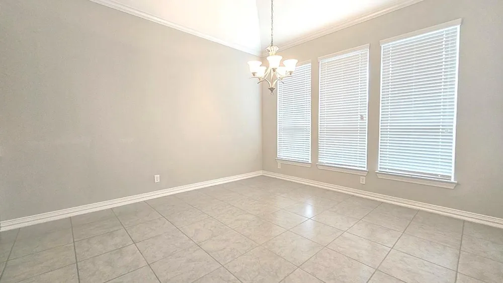 104 Forest Bend Court Clute, TX 77531