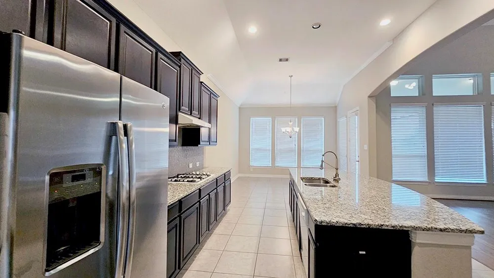 104 Forest Bend Court Clute, TX 77531