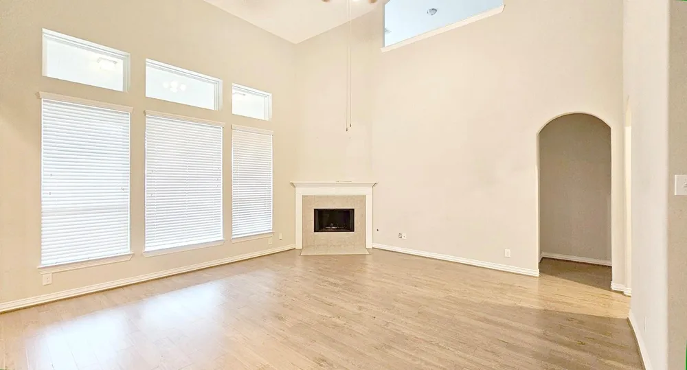 104 Forest Bend Court Clute, TX 77531
