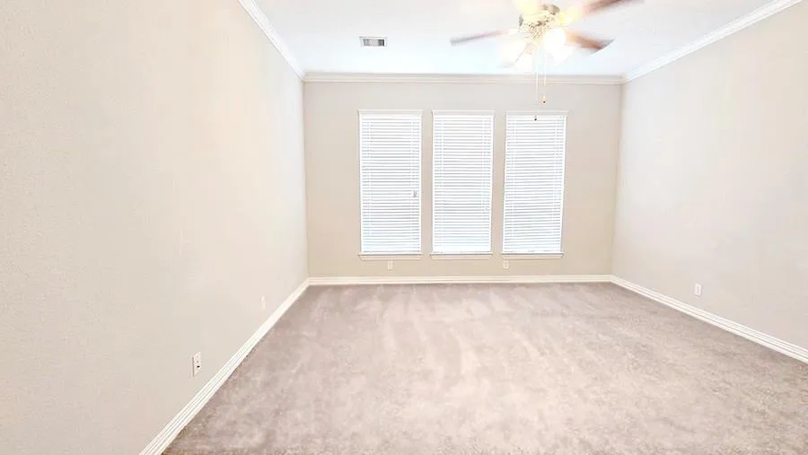 104 Forest Bend Court Clute, TX 77531
