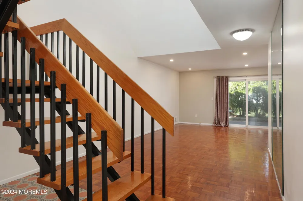 2 Elizabeth Court Tinton Falls, NJ 07724