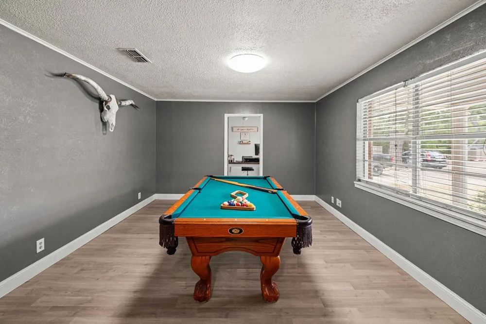 725 W BLAIR ST Mineola, TX 75773