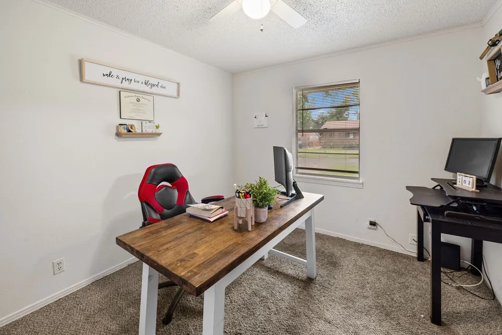 725 W BLAIR ST Mineola, TX 75773