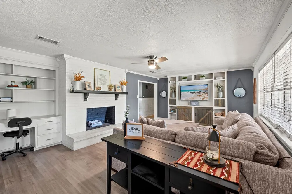725 W BLAIR ST Mineola, TX 75773