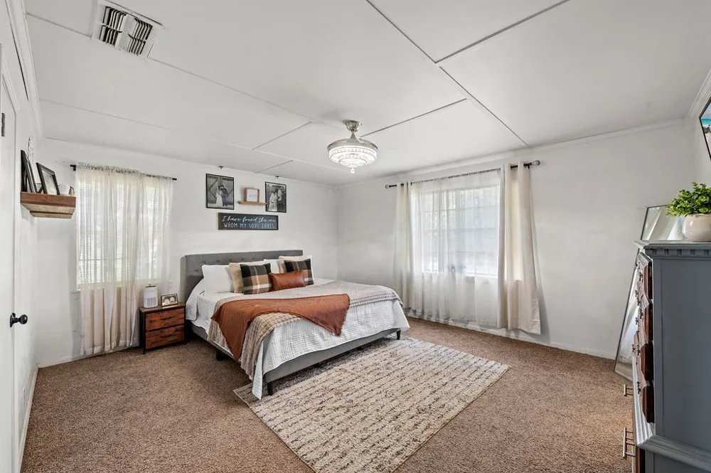 725 W BLAIR ST Mineola, TX 75773