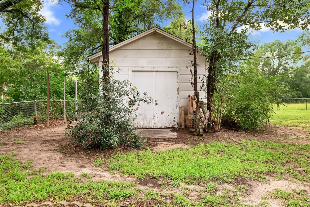725 W BLAIR ST Mineola, TX 75773