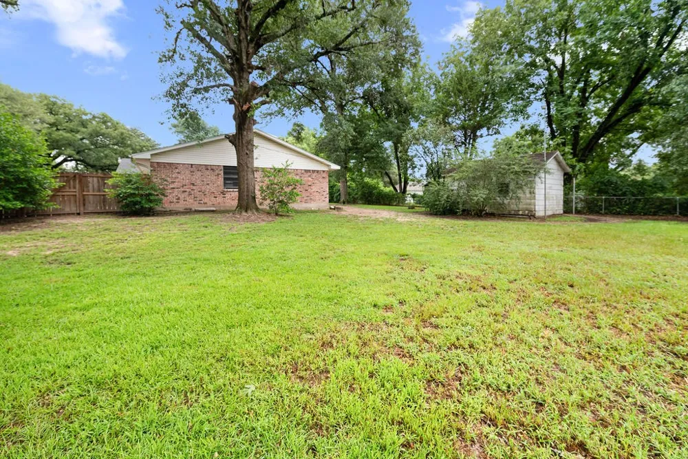 725 W BLAIR ST Mineola, TX 75773