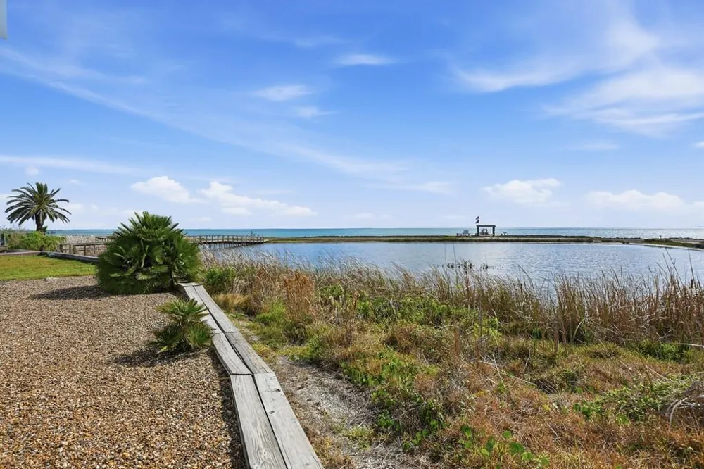 15 Old Cottage Beach Rockport, TX 78382