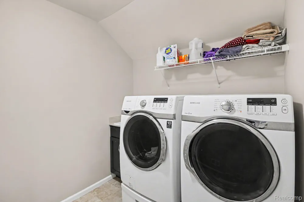 50371 LANGLEY DRIVE Novi City, MI 48374