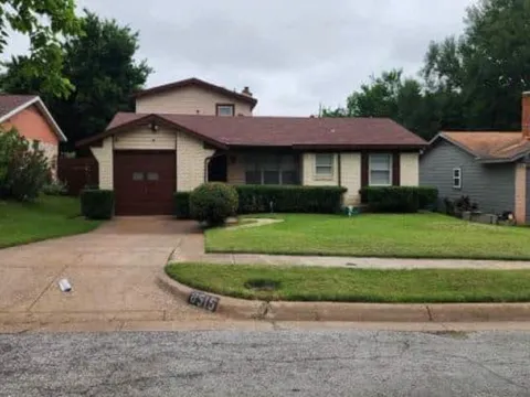 8515 Foxwood Lane