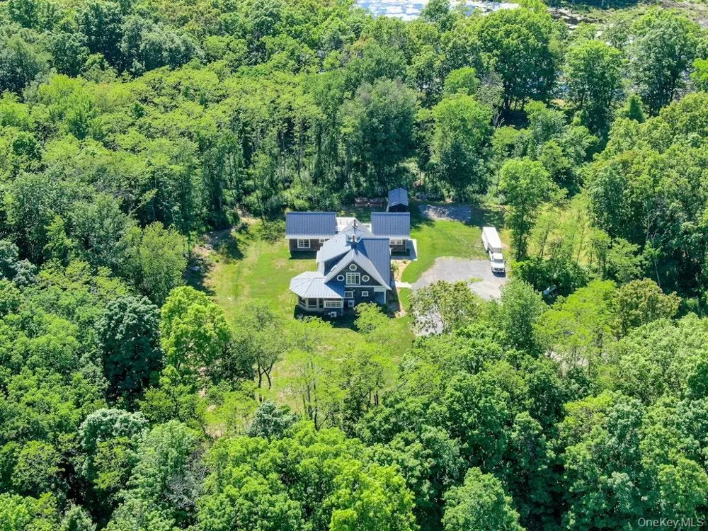 120 Dashville Road Esopus, NY 12561