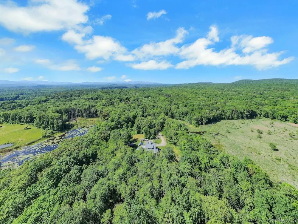 120 Dashville Road Esopus, NY 12561