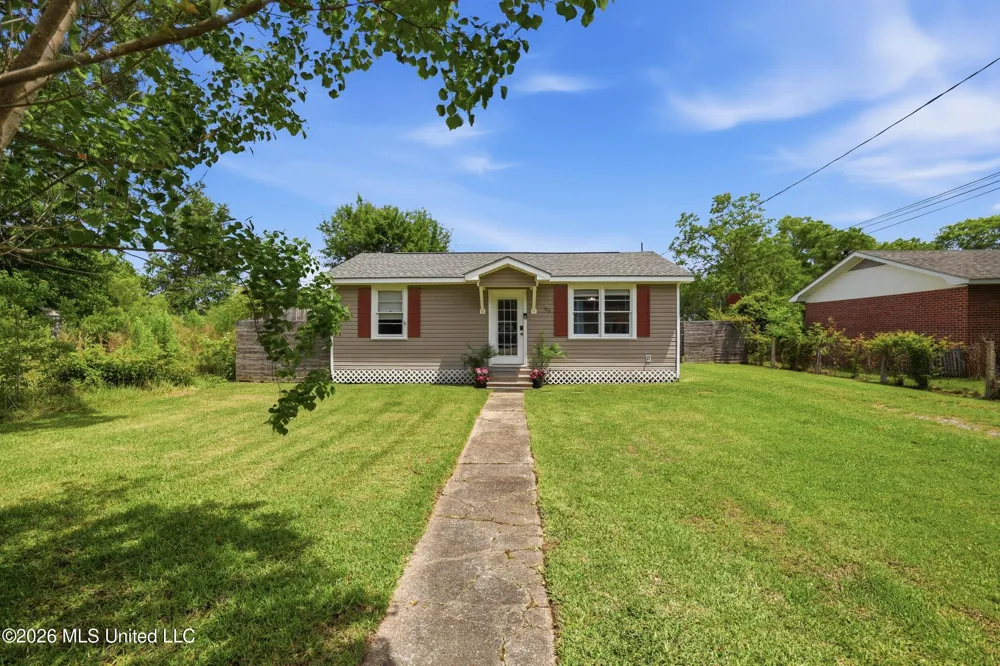 415 Wainwright Street Waveland, MS 39576