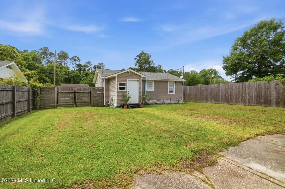 415 Wainwright Street Waveland, MS 39576