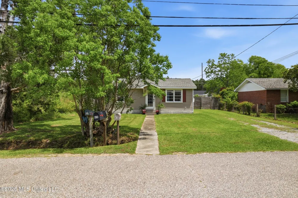 415 Wainwright Street Waveland, MS 39576