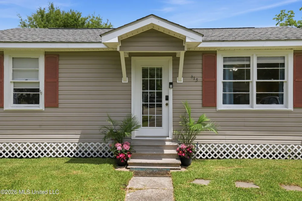 415 Wainwright Street Waveland, MS 39576