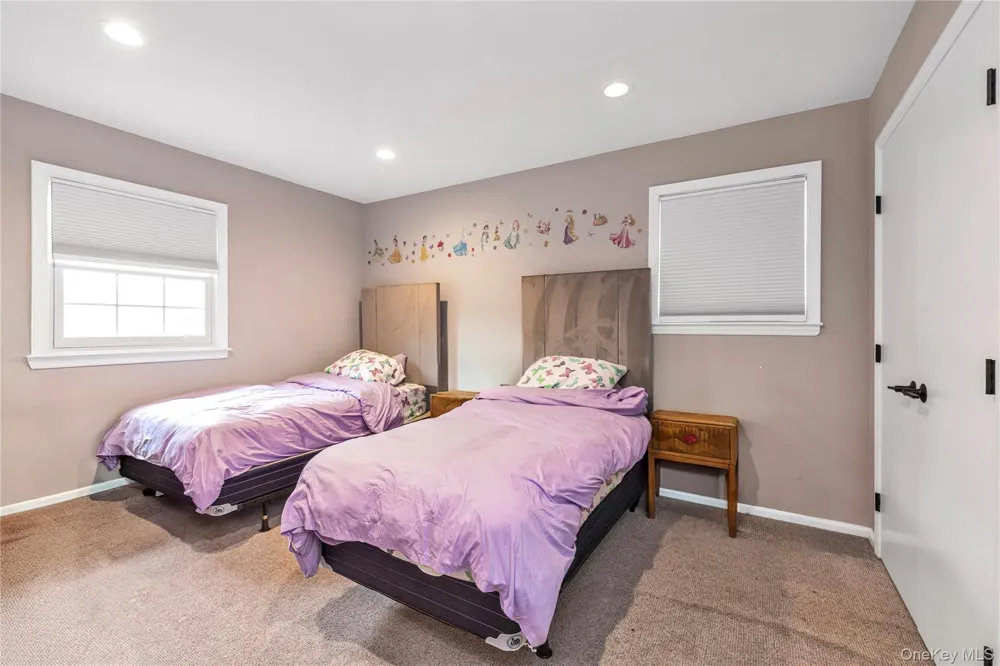 816 Cliffside Avenue North Woodmere, NY 11581