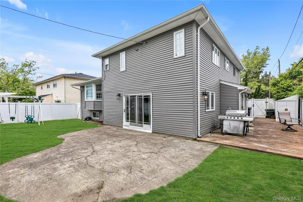 816 Cliffside Avenue North Woodmere, NY 11581