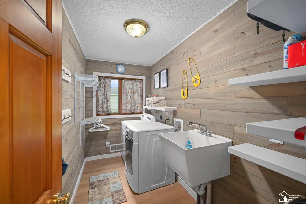 8085 Wadding Drive Cambridge Township, MI 49265