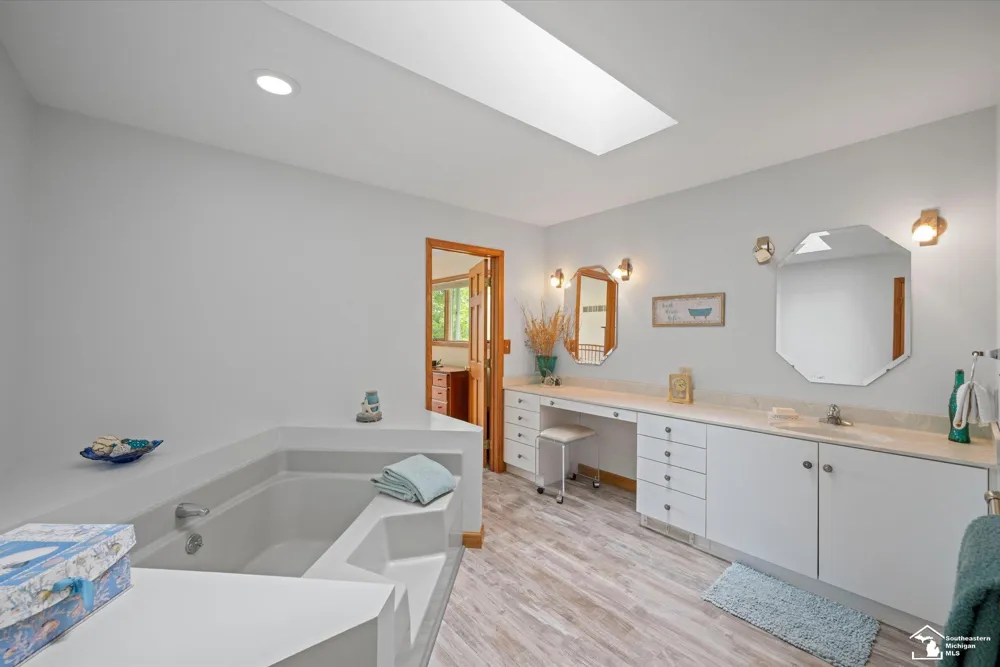 8085 Wadding Drive Cambridge Township, MI 49265