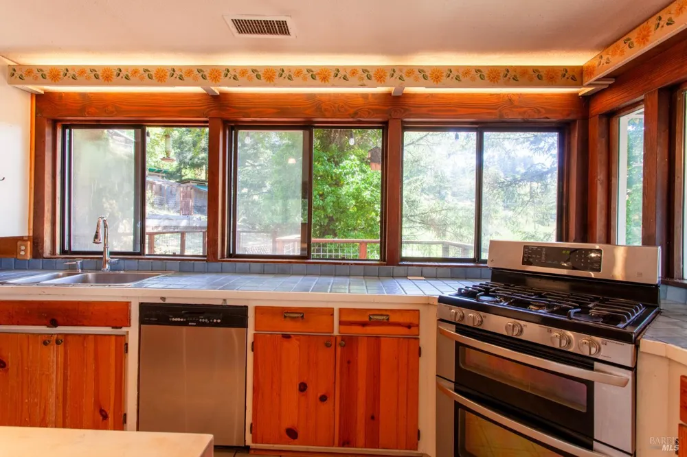 26961 Poppy Drive Willits, CA 95490