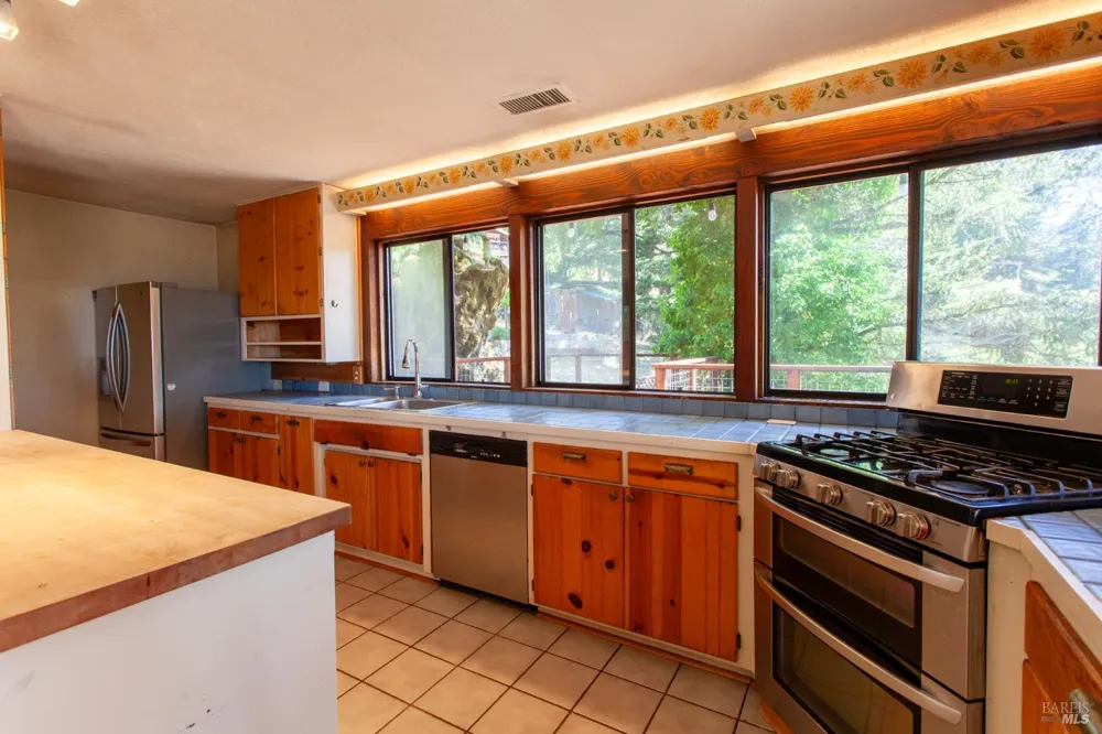 26961 Poppy Drive Willits, CA 95490