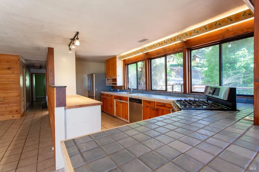 26961 Poppy Drive Willits, CA 95490
