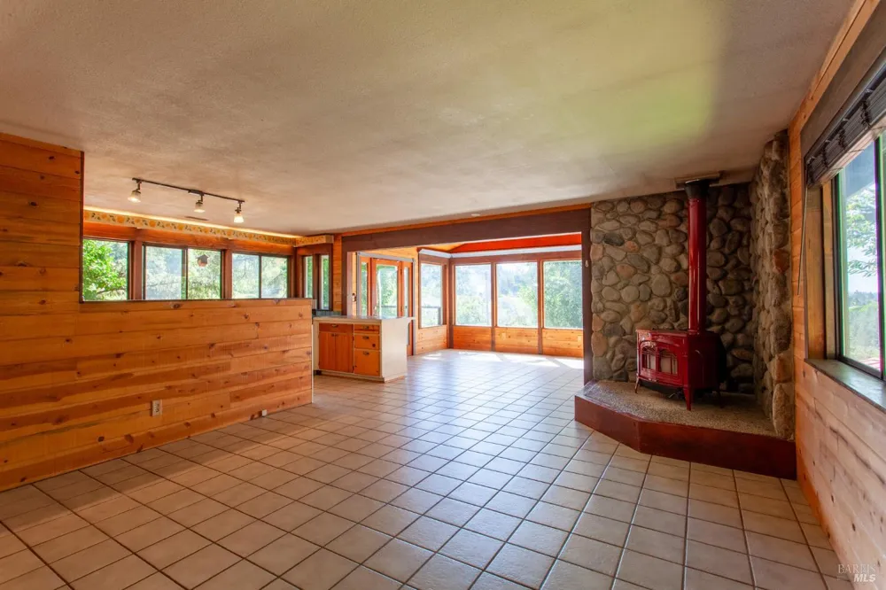 26961 Poppy Drive Willits, CA 95490