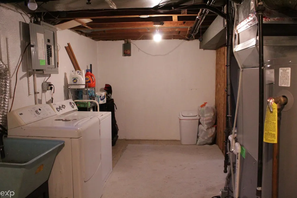27881 Eastwick Drive Roseville City, MI 48066
