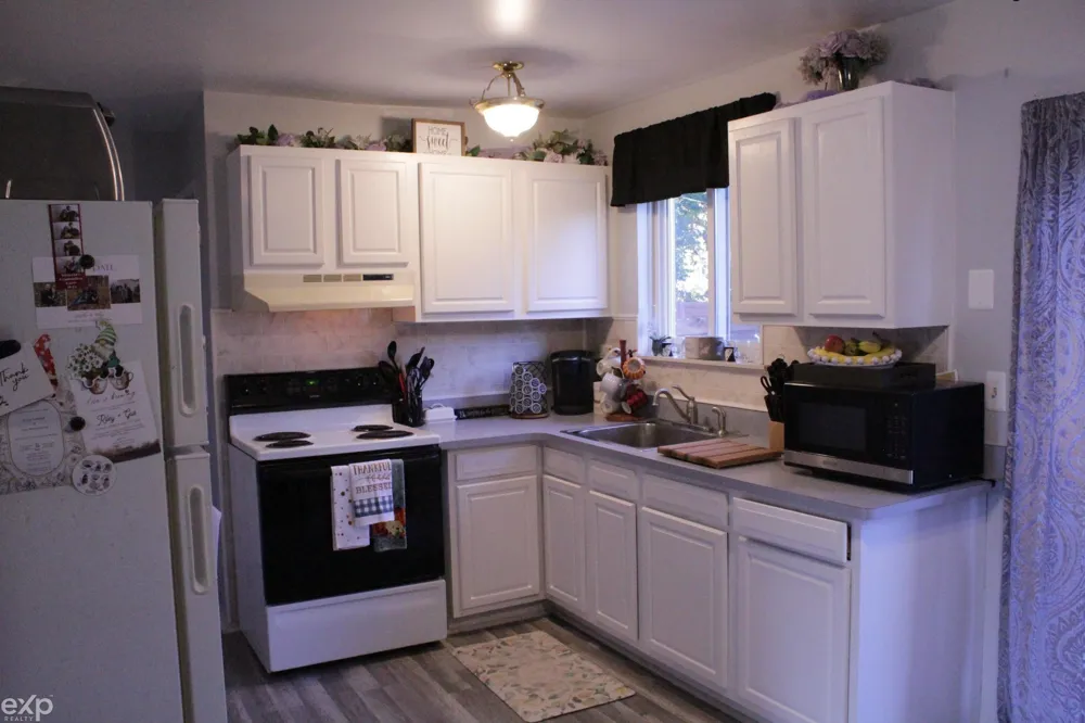 27881 Eastwick Drive Roseville City, MI 48066