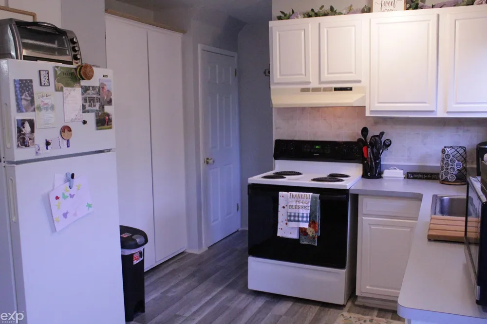 27881 Eastwick Drive Roseville City, MI 48066