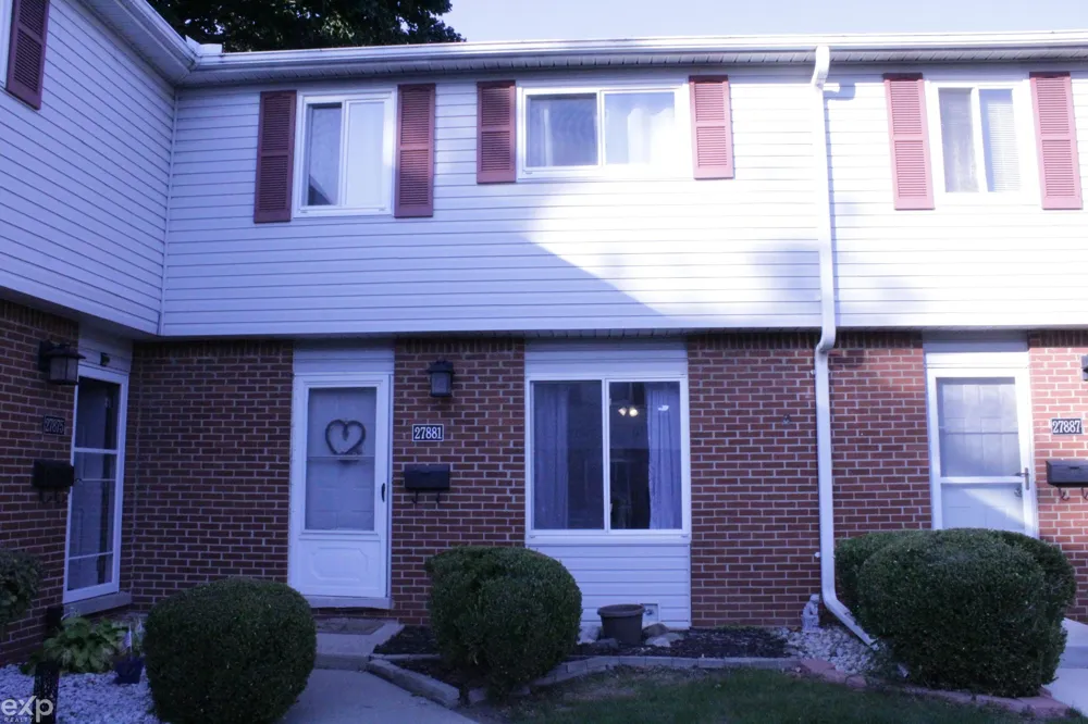 27881 Eastwick Drive Roseville City, MI 48066