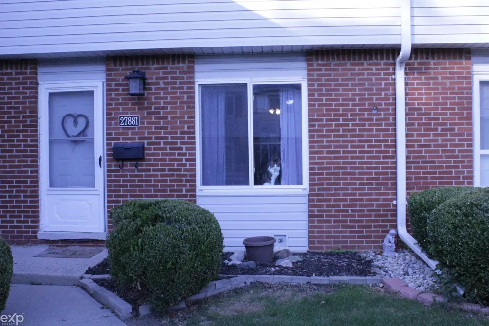 27881 Eastwick Drive Roseville City, MI 48066