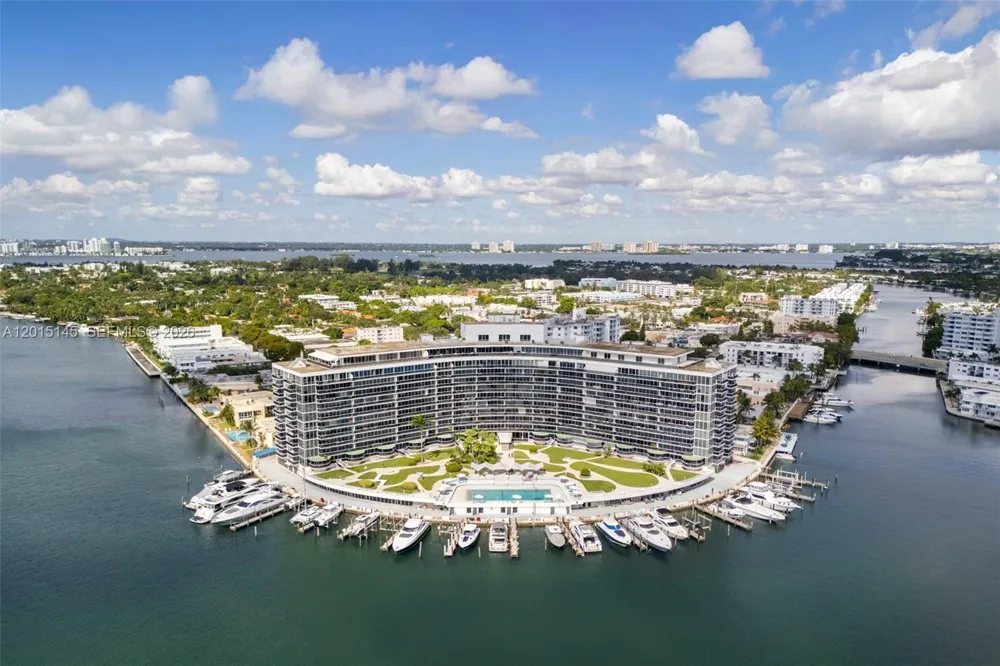 900 Bay Dr DS14 Miami Beach, FL 33141