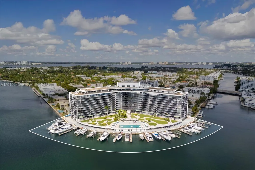900 Bay Dr DS14 Miami Beach, FL 33141