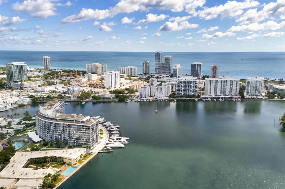 900 Bay Dr DS14 Miami Beach, FL 33141