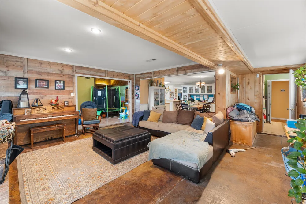 2510 Wychelm Drive Kilgore, TX 75662