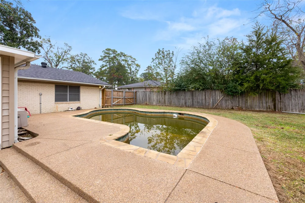 2510 Wychelm Drive Kilgore, TX 75662