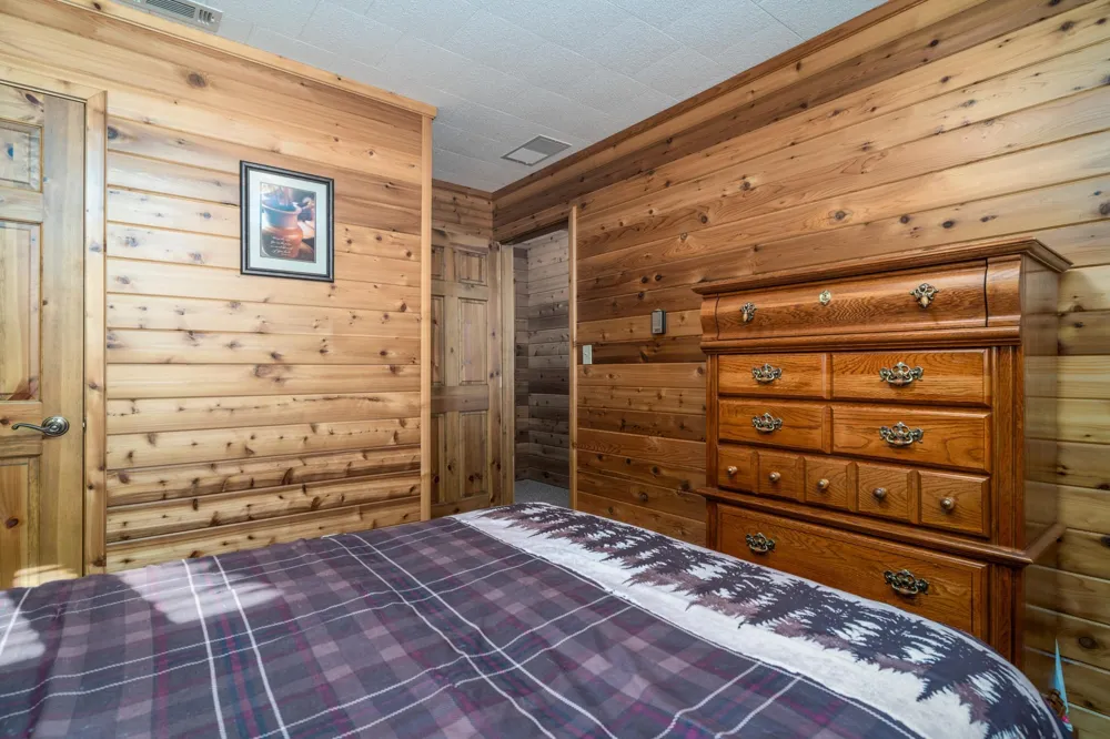 13233 Elmhurst Lane SE Mentor, MN 56736