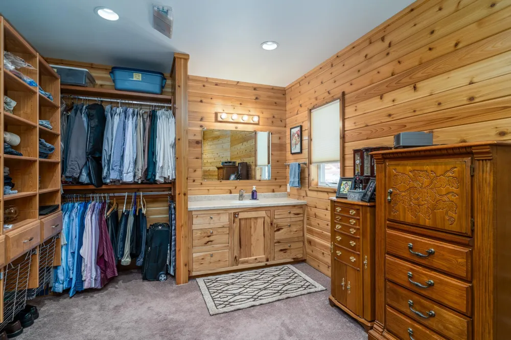 13233 Elmhurst Lane SE Mentor, MN 56736