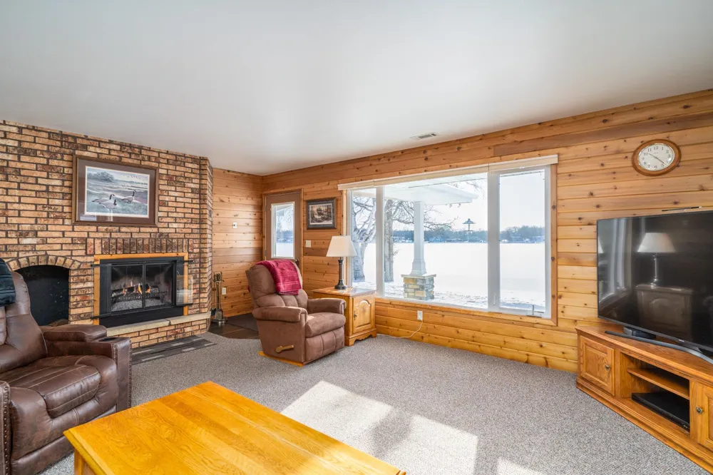 13233 Elmhurst Lane SE Mentor, MN 56736