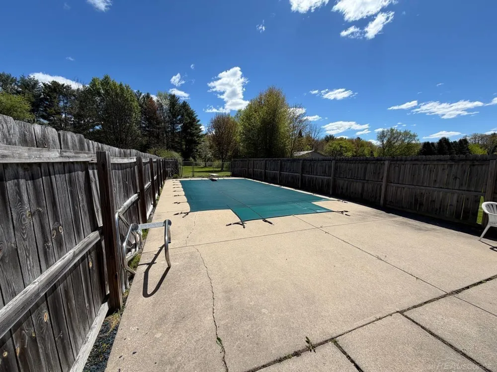 2206 5 Mile Road Lincoln Township, MI 48642