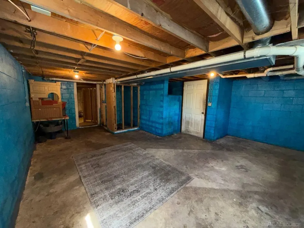 2206 5 Mile Road Lincoln Township, MI 48642