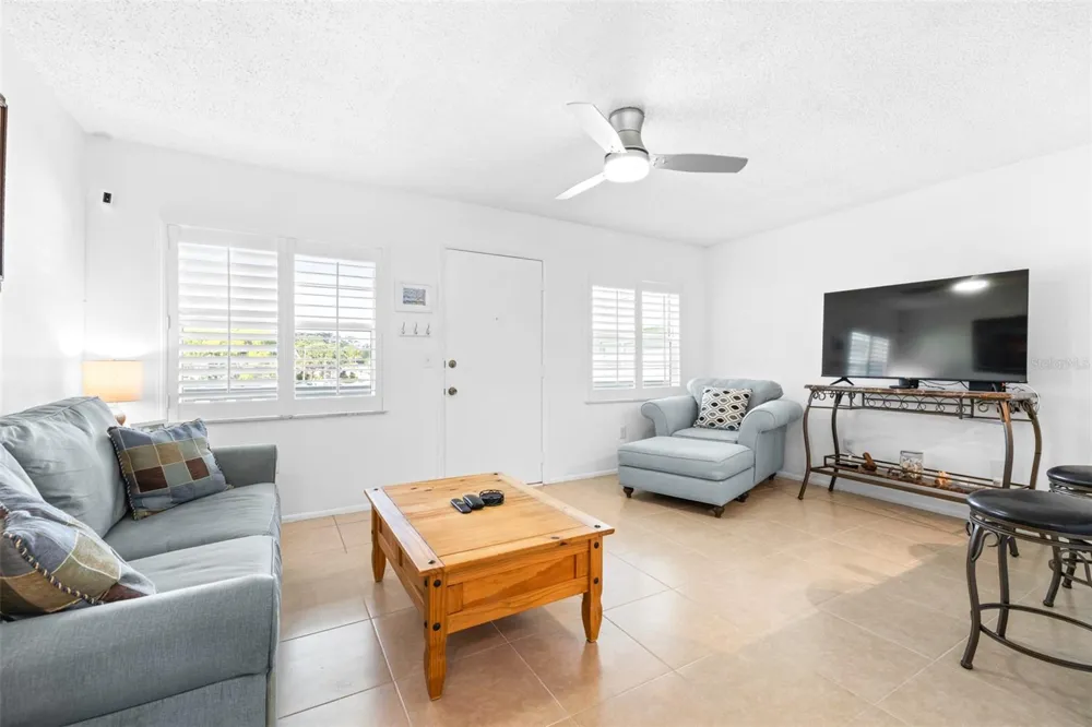 1250 S PINELLAS AVENUE #711 Tarpon Springs, FL 34689