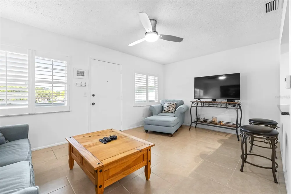 1250 S PINELLAS AVENUE #711 Tarpon Springs, FL 34689
