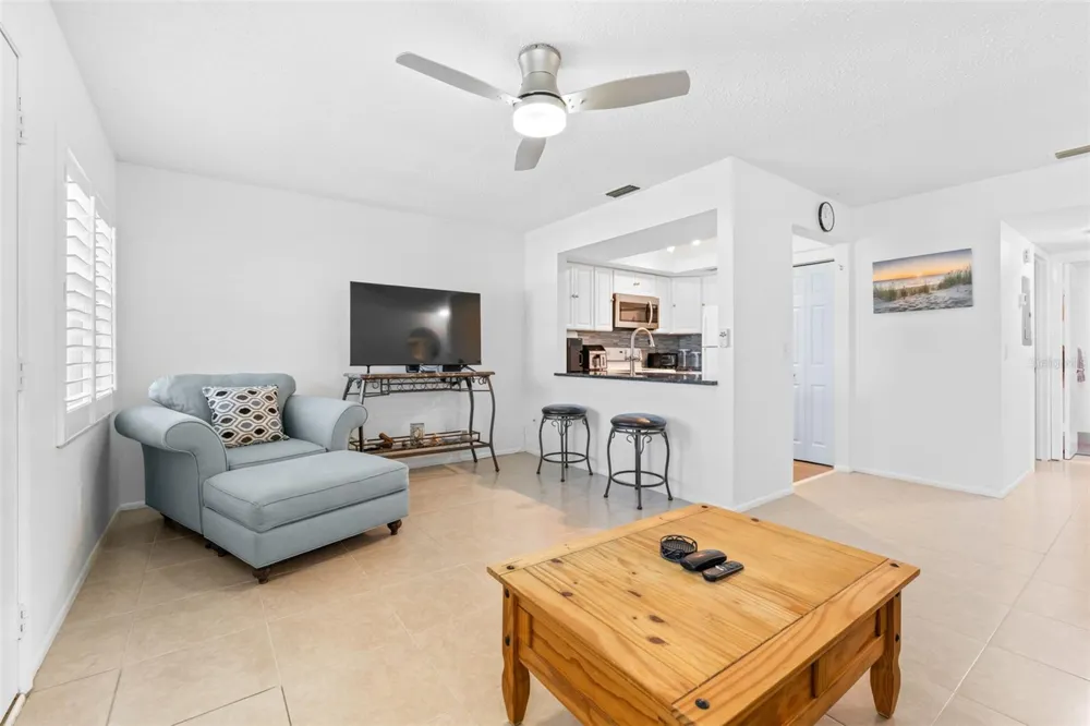 1250 S PINELLAS AVENUE #711 Tarpon Springs, FL 34689