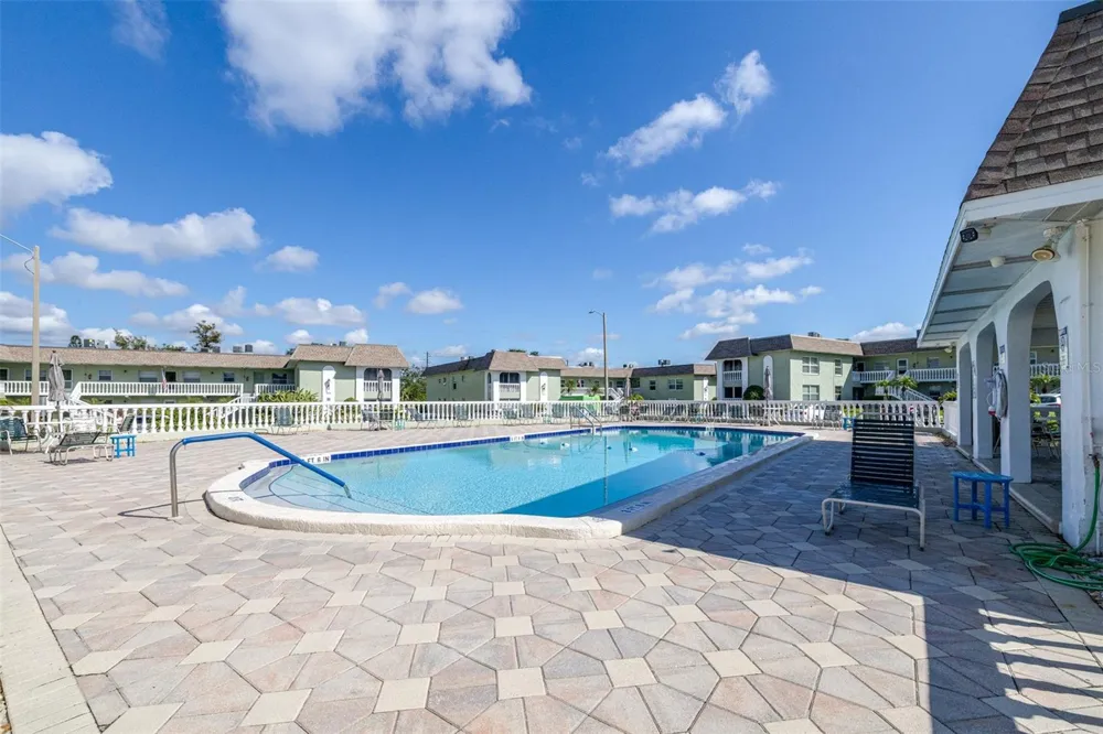 1250 S PINELLAS AVENUE #711 Tarpon Springs, FL 34689
