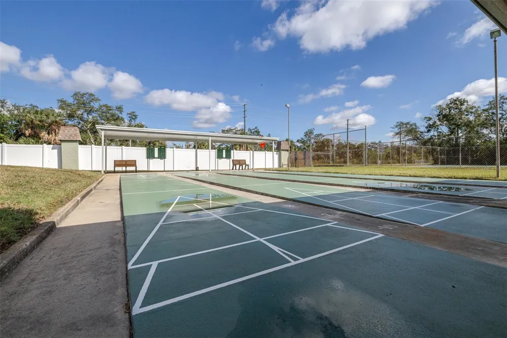 1250 S PINELLAS AVENUE #711 Tarpon Springs, FL 34689