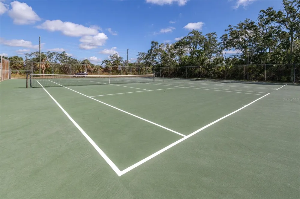 1250 S PINELLAS AVENUE #711 Tarpon Springs, FL 34689